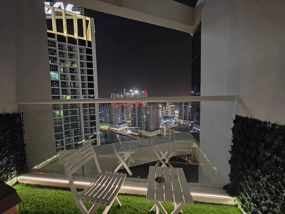 Lemodcasa - Modern Chic Studio Dubaï