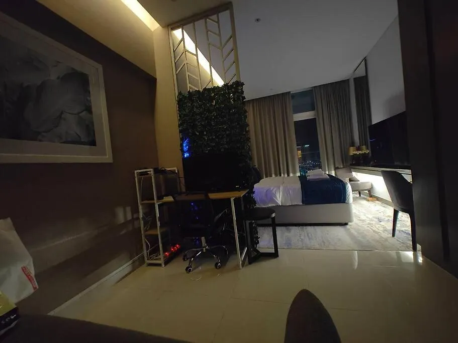 Lemodcasa - Modern Chic Studio Dubaï