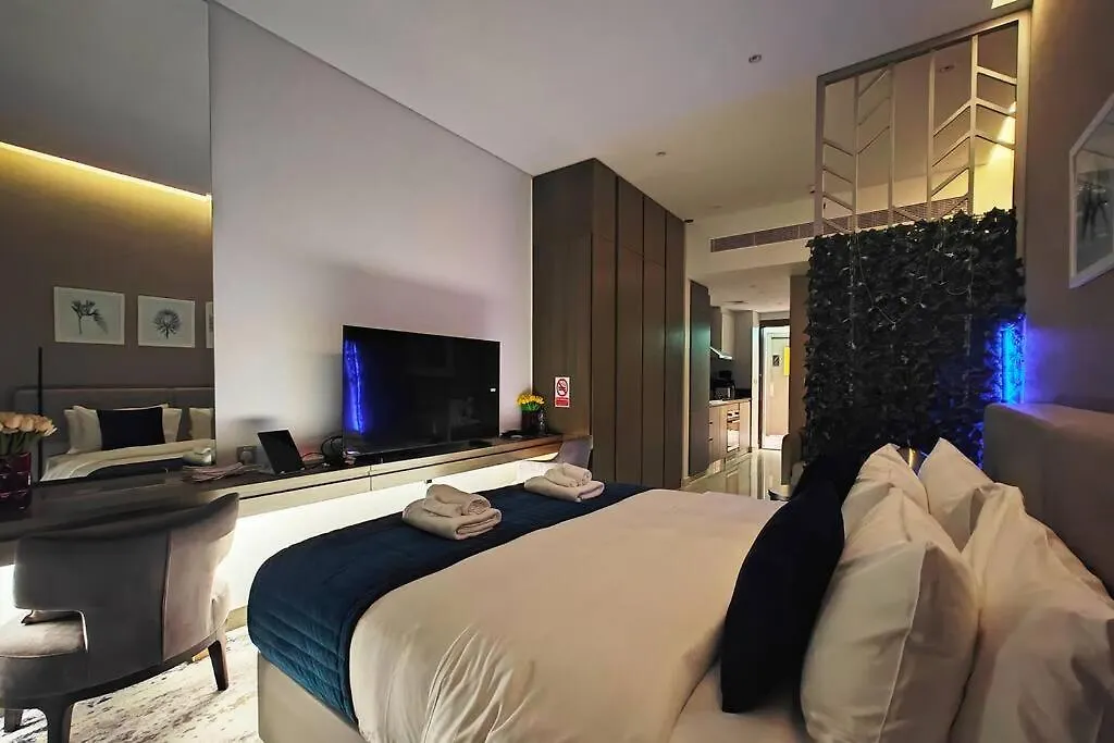 Lemodcasa - Modern Chic Studio Dubaï